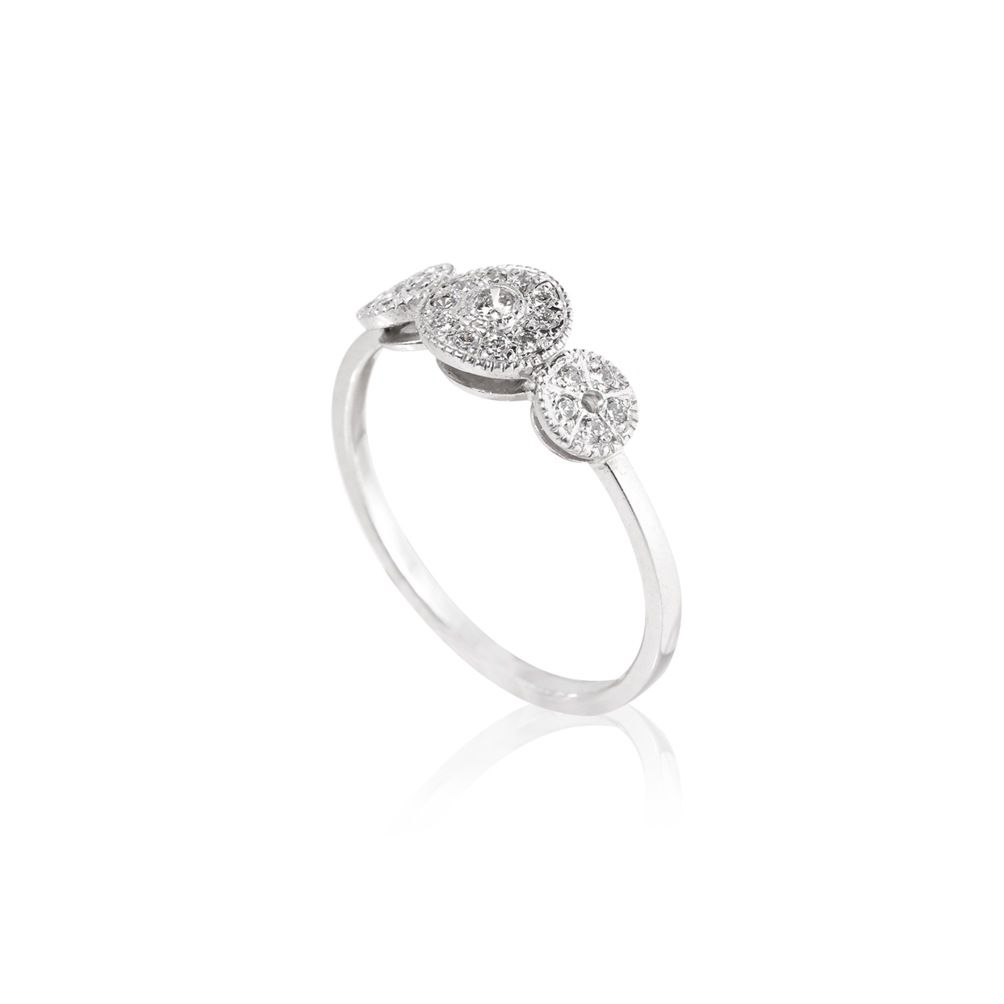 Three spheres ring in white gold and myriads of diamonds perfect for everyday wear